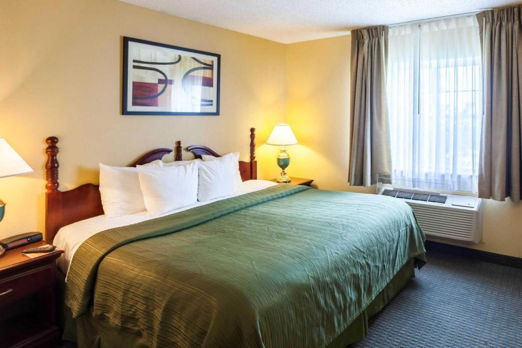 Quality Inn & Suites Arbor Zewnętrze zdjęcie