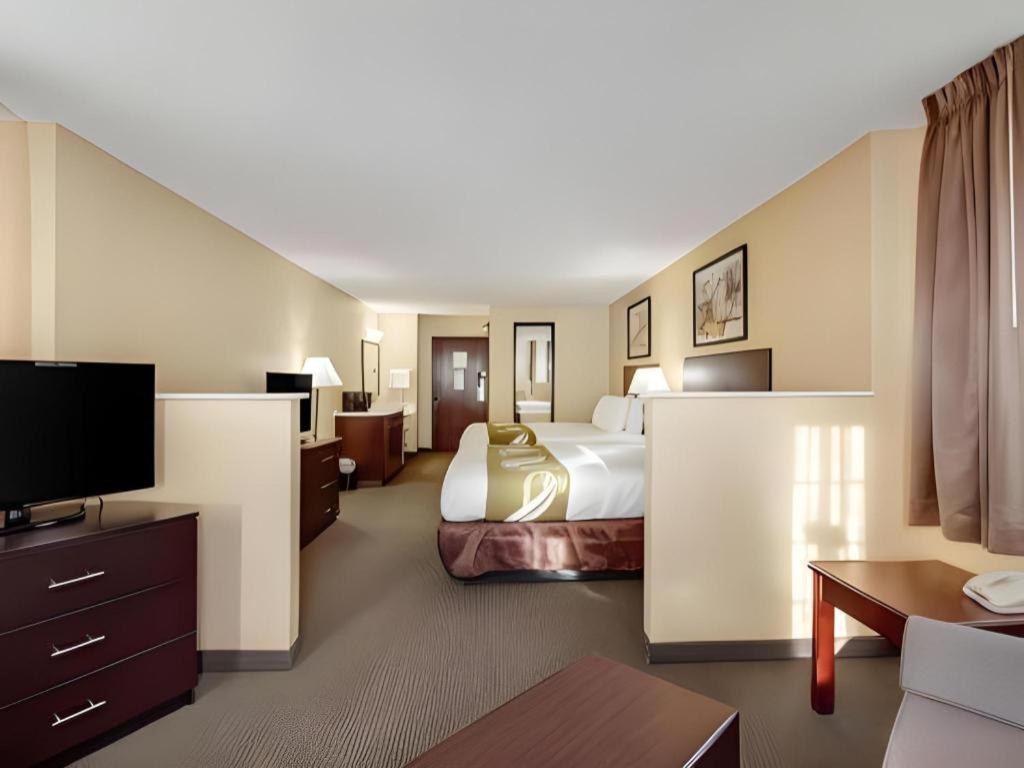 Quality Inn & Suites Arbor Zewnętrze zdjęcie
